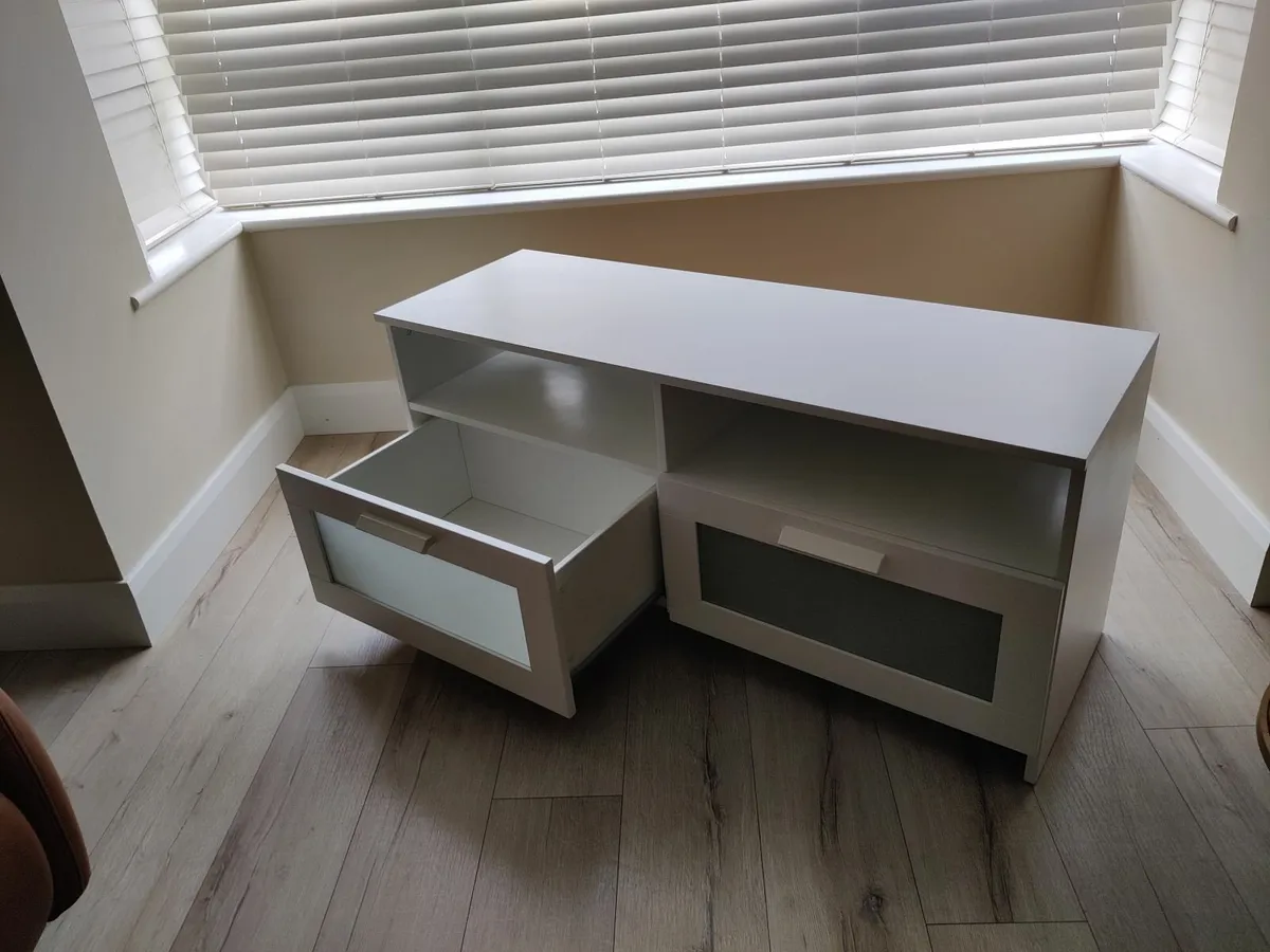 TV bench/ table Ikea 'Brimnes' white - Image 4