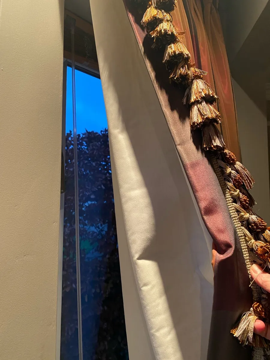 Curtains - Image 4