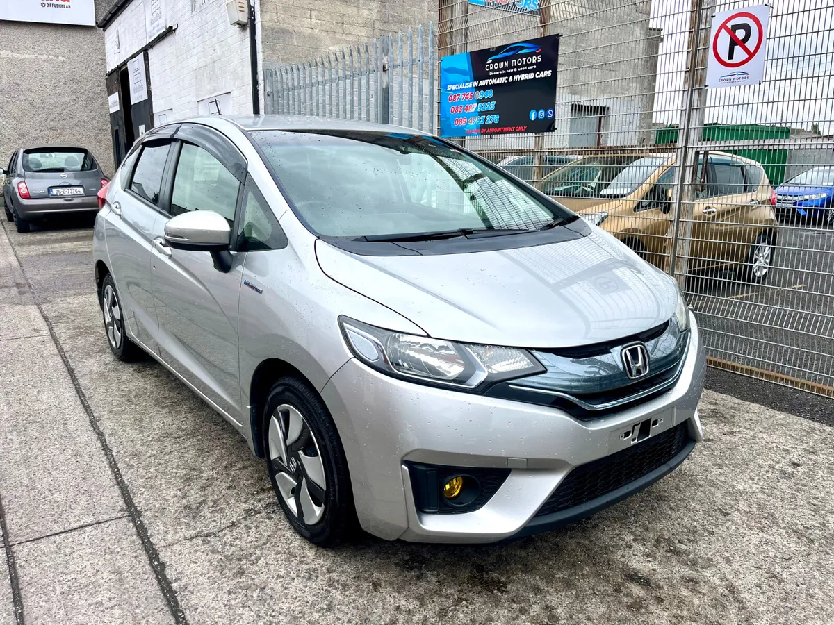 2014 Honda fit hybrid - Image 2