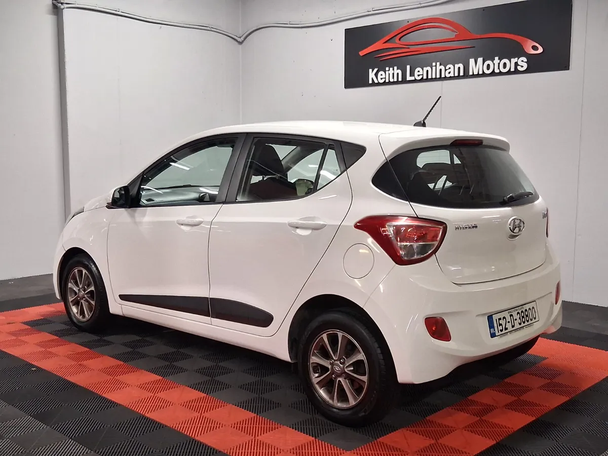 2015 Hyundai i10 **PREMIUM** - Image 3