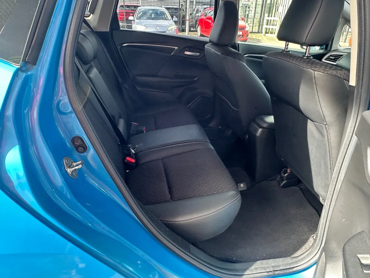 Honda Fit 2016 - Image 2