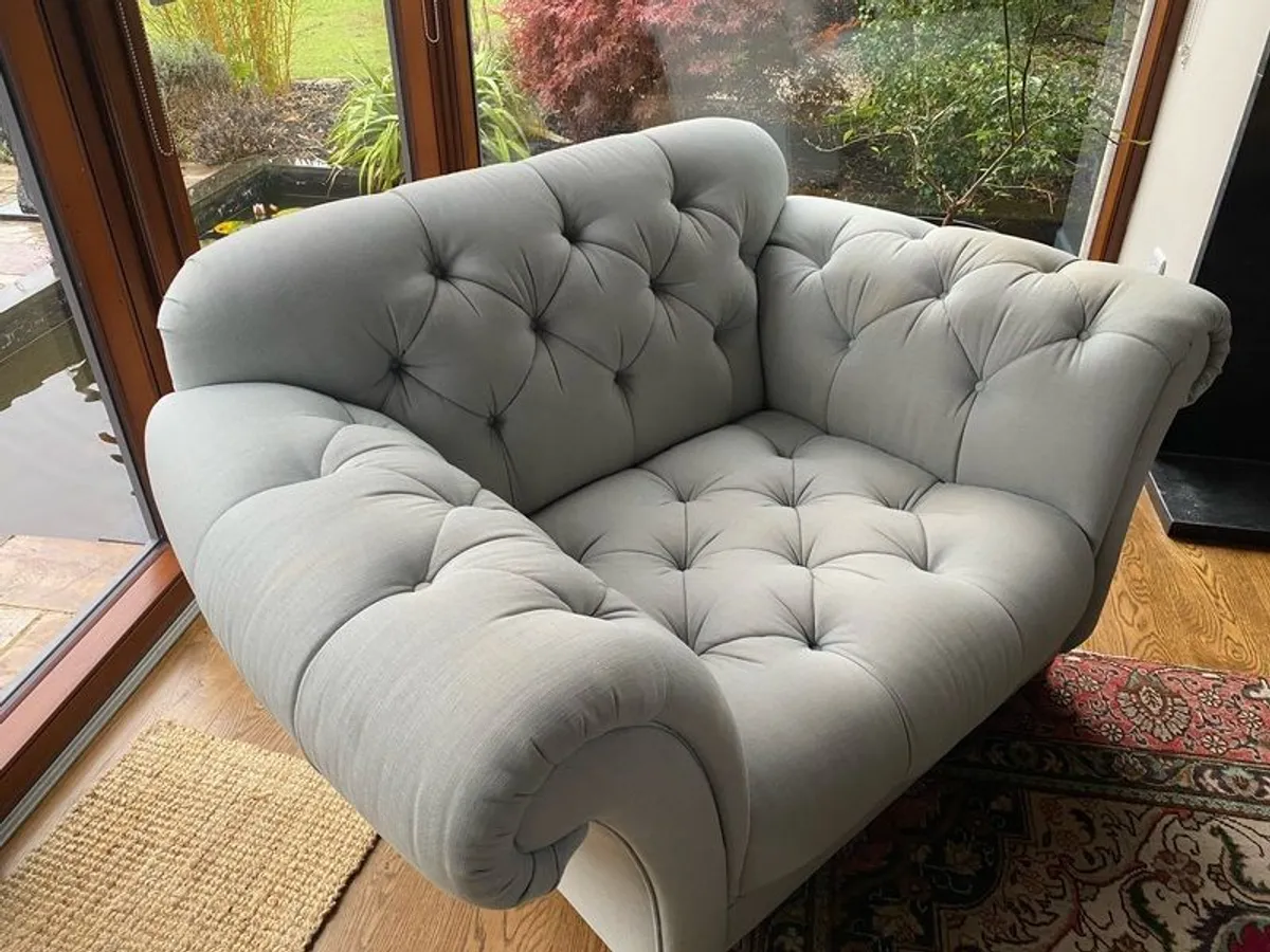 Meubles Furniture Suite, Sofa and Snuggler Chair - Image 3