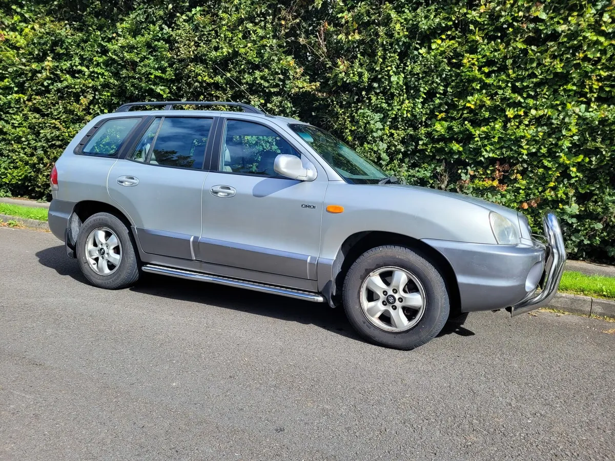 2005 SANTA FE 4WD NCT TAXED UNTIL 3/26.LOW MILEAGE - Image 1