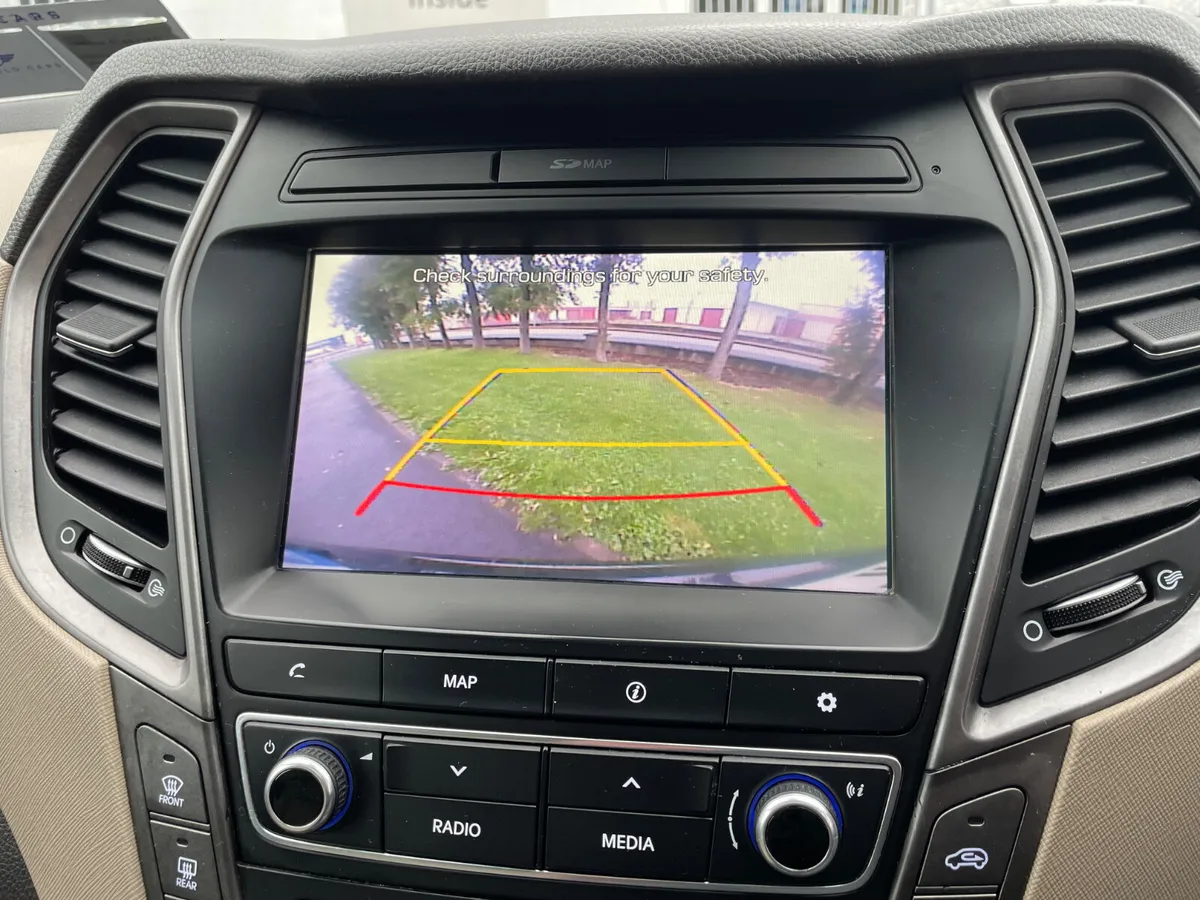 PREMIUM - AUTO - 7SEATS - AWD - PAN ROOF - LEATHER - Image 4