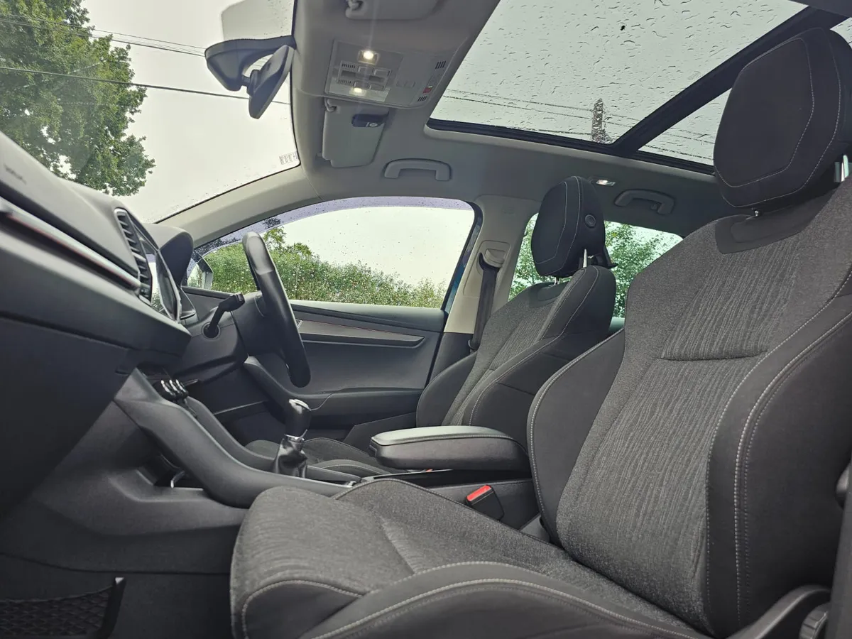 191 SKODA KAROQ 1.6TDI NAV,PANROOF,REV CAM - Image 3