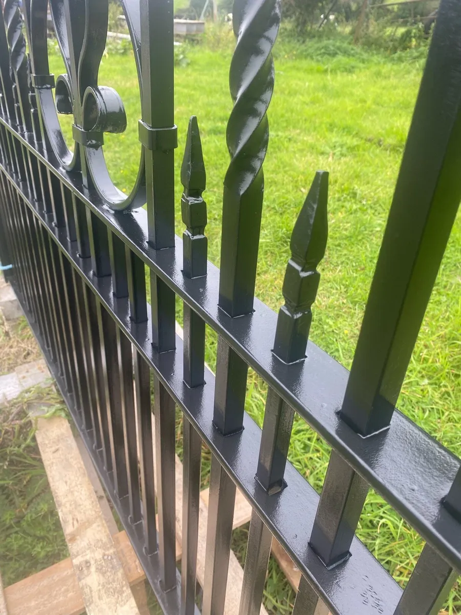 14’ wrought iron entrance gates - Image 4