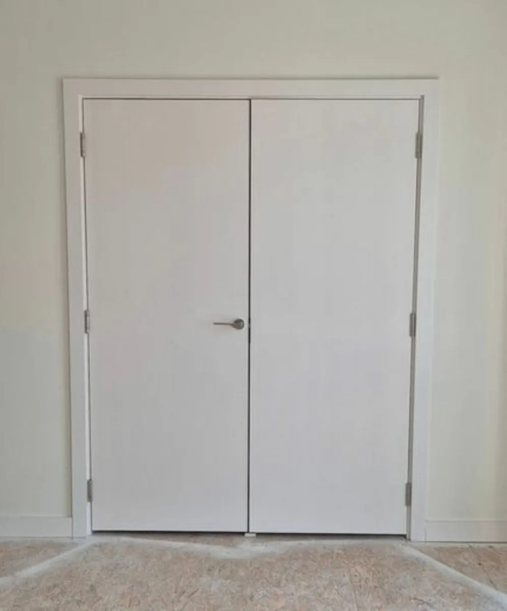 Double interior doors. - Image 1