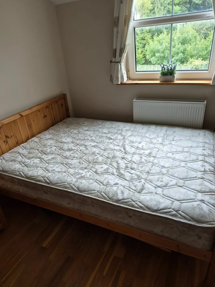 Double bed + mattress - Image 1