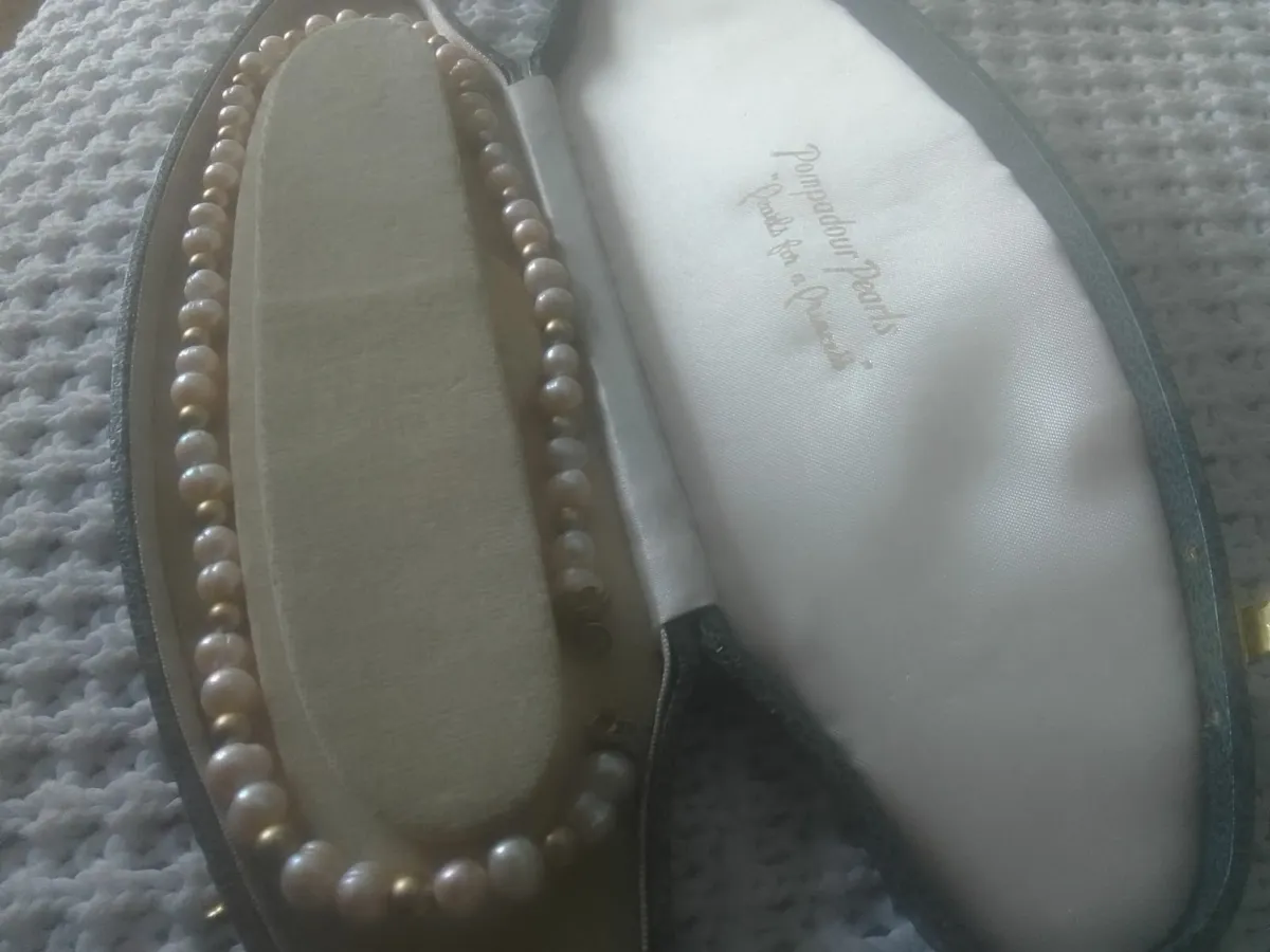 VINTAGE CHAMPAGNE & GOLD FRESHWATER PEARL NECKLACE - Image 2