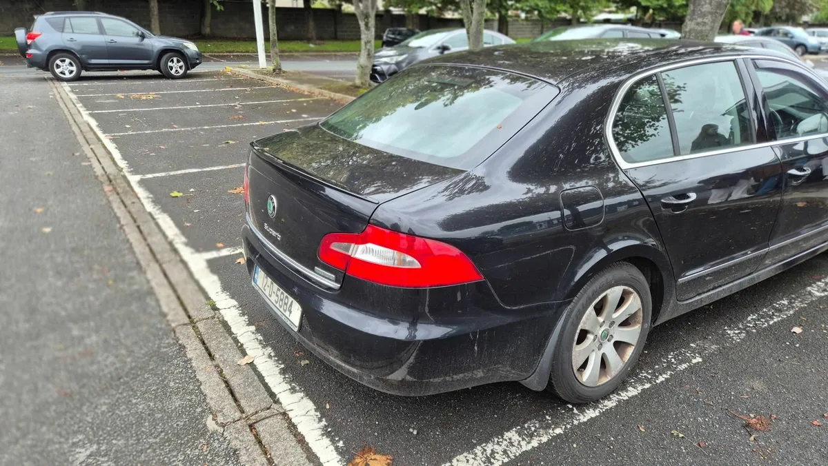 Skoda Superb 2012 - Image 2