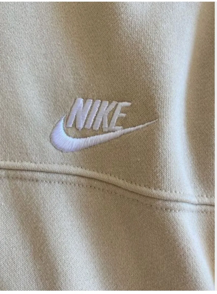 Nike sweater - Size S - Image 2