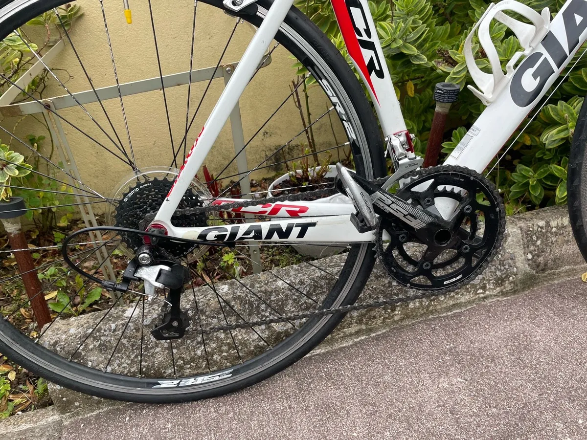 GIANT FULL TCR CARBON ROAD BIKE - Image 3