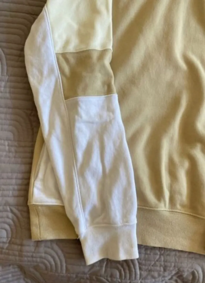 Nike sweater - Size S - Image 4