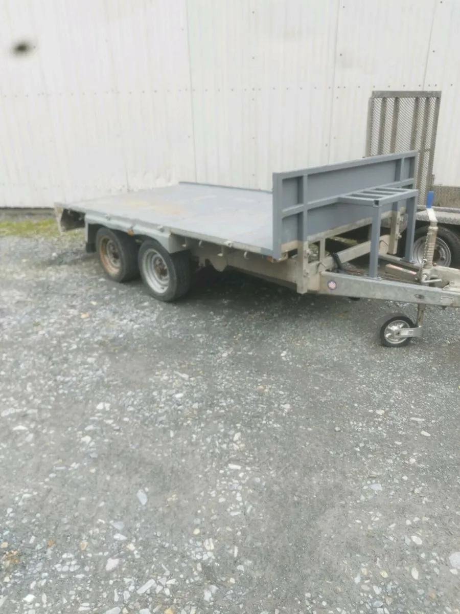 Trailer - Image 1