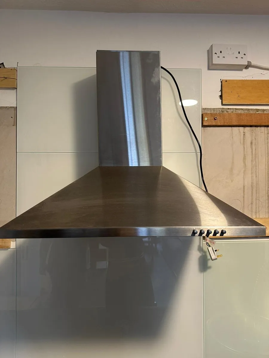 Cooker hood - Image 1