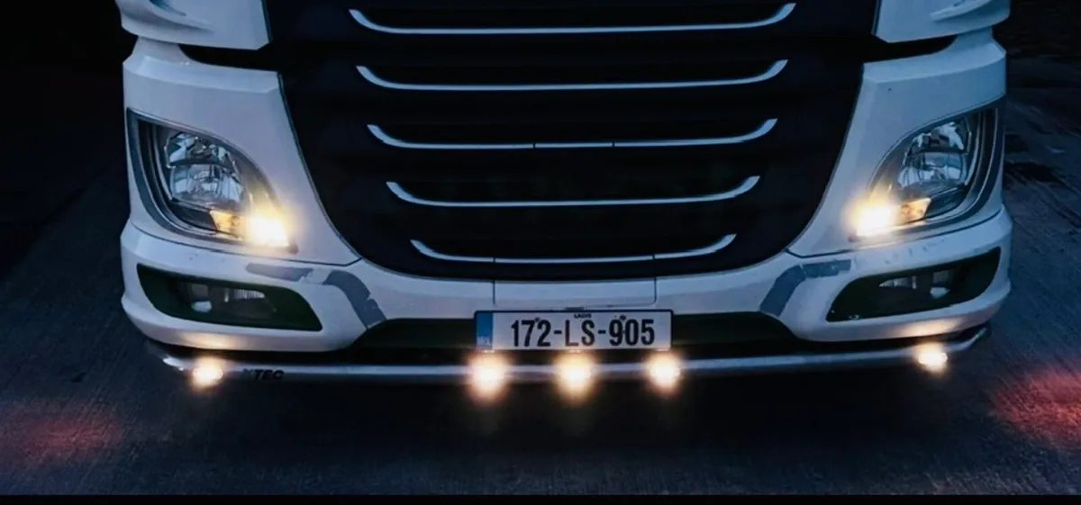 Bottom Light Bar DAF XF106 - Image 2