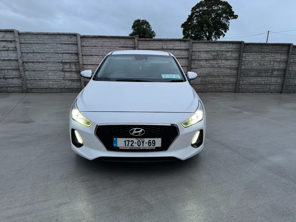 172 Hyundai i30 Deluxe 1.6 Diesel New Nct - Image 3