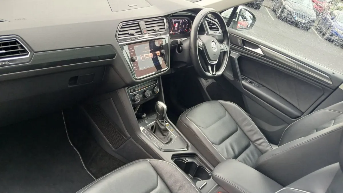 Volkswagen Tiguan R-line 2.0 TDI 150HP  automatic - Image 3