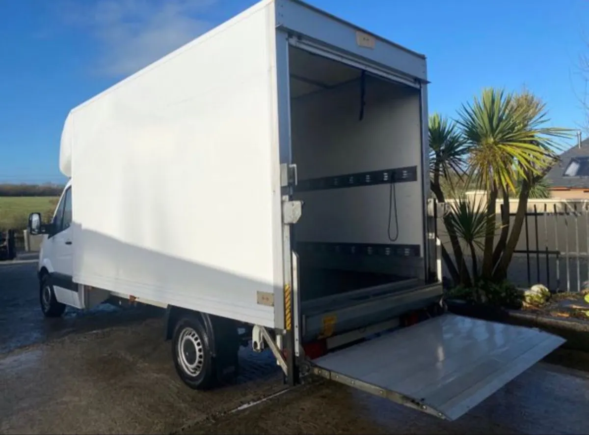 Mercedes Sprinter 313CDI box body NEEDS ENGINE - Image 4