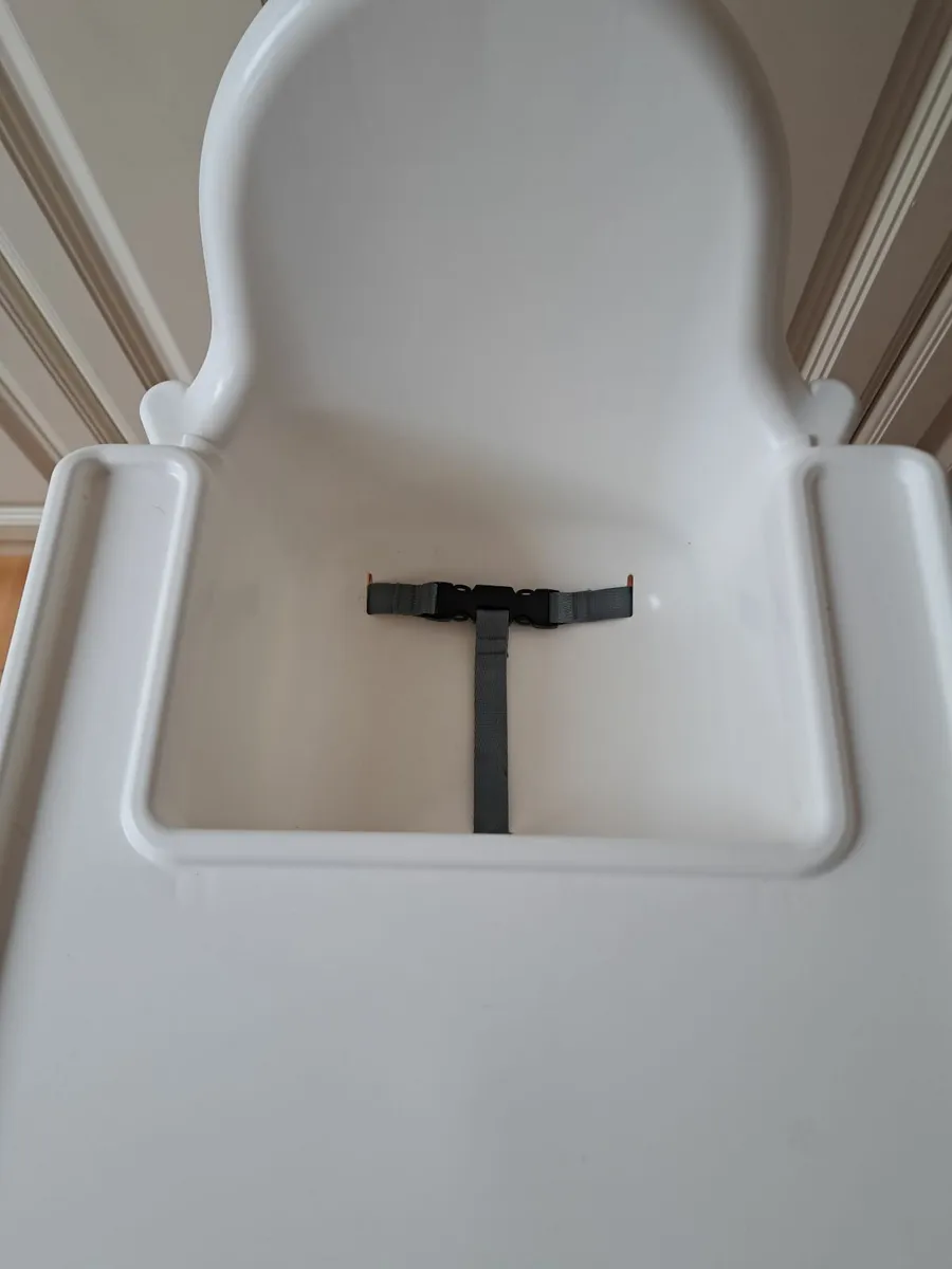 BABY HIGH CHAIR - Image 1