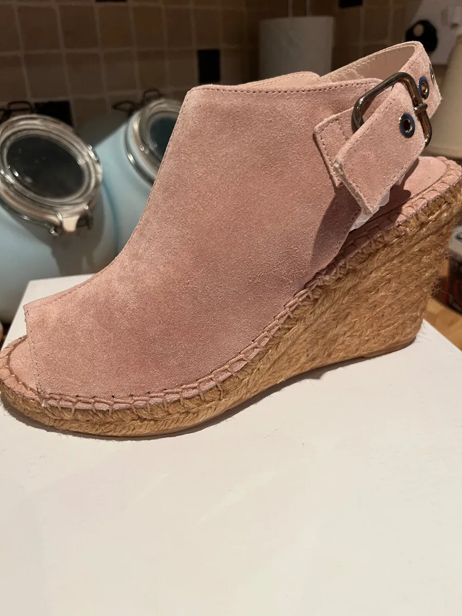 Shoes - Image 4