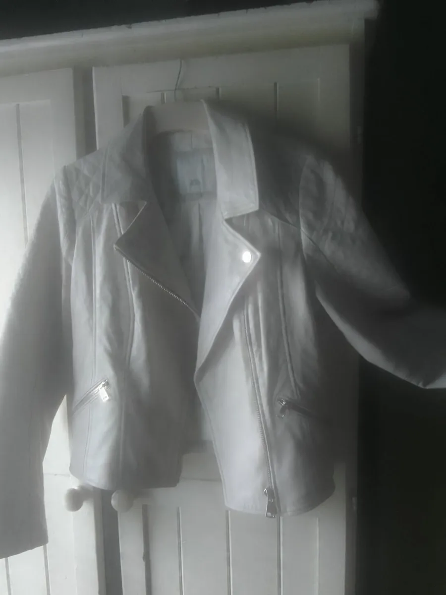 CREAM GENUINE LEATHER BIKER JACKET 14 as New - Image 3