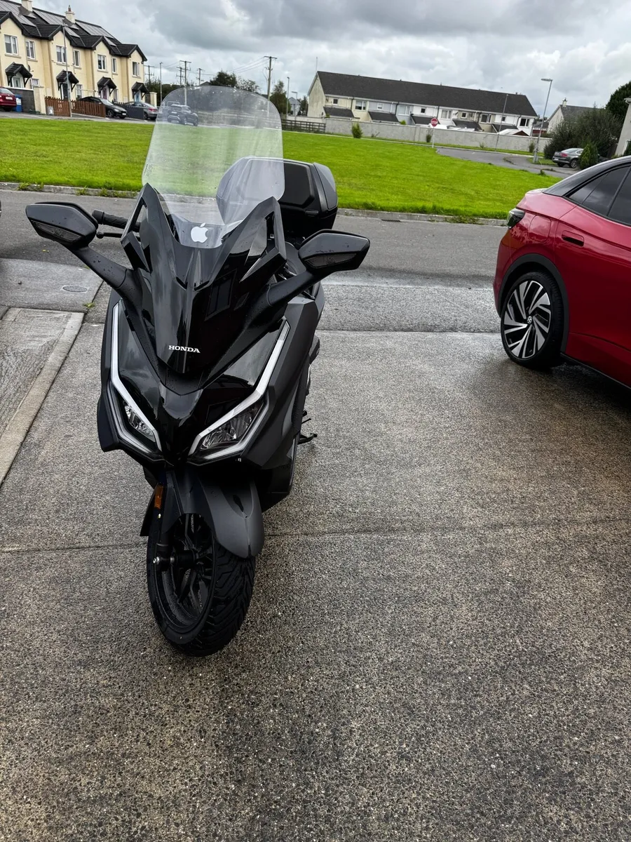 Honda Forza 350 - Image 1