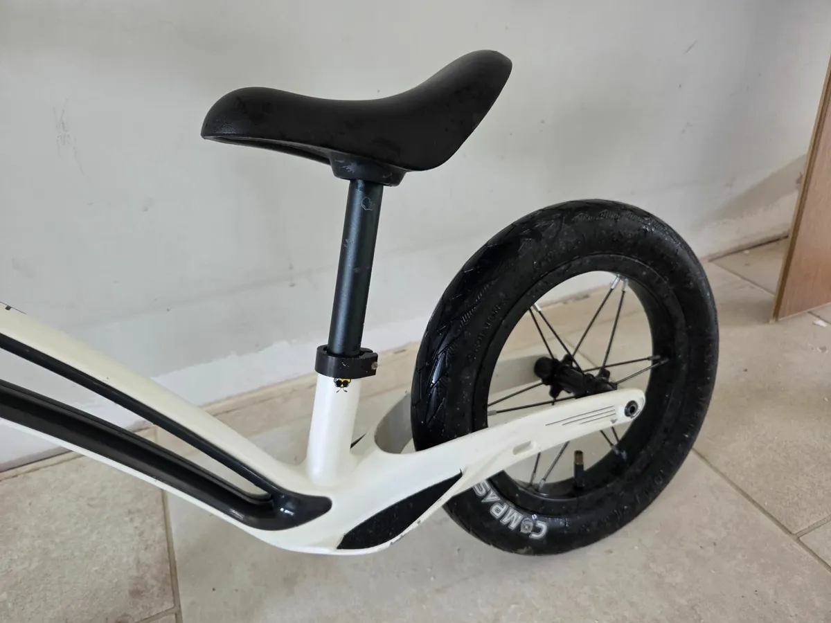 Hornit Airo Balance Bike 12inch - Image 3