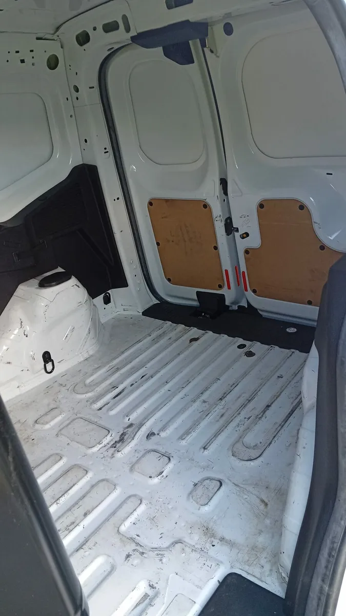 2019 Ford Transit Courier - Image 4