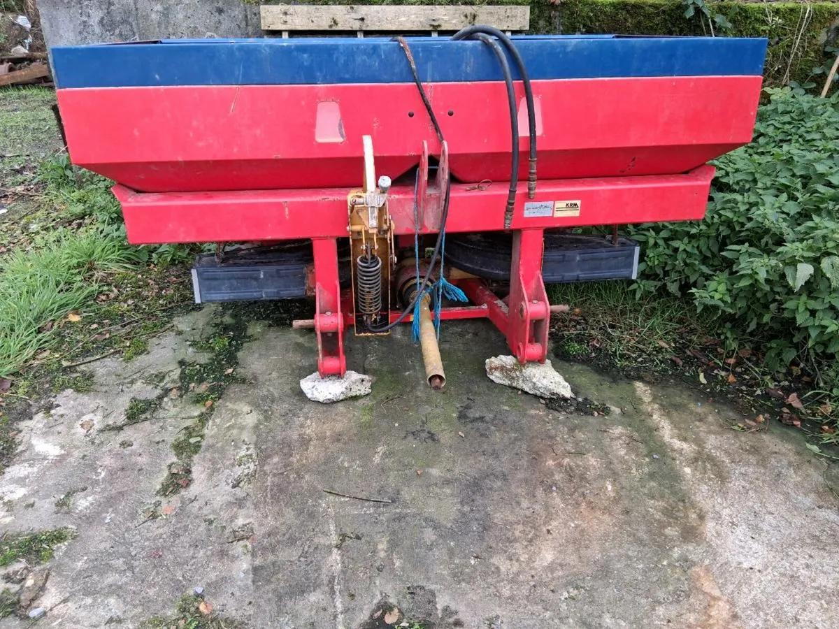 Krm fertiliser spreader - Image 1