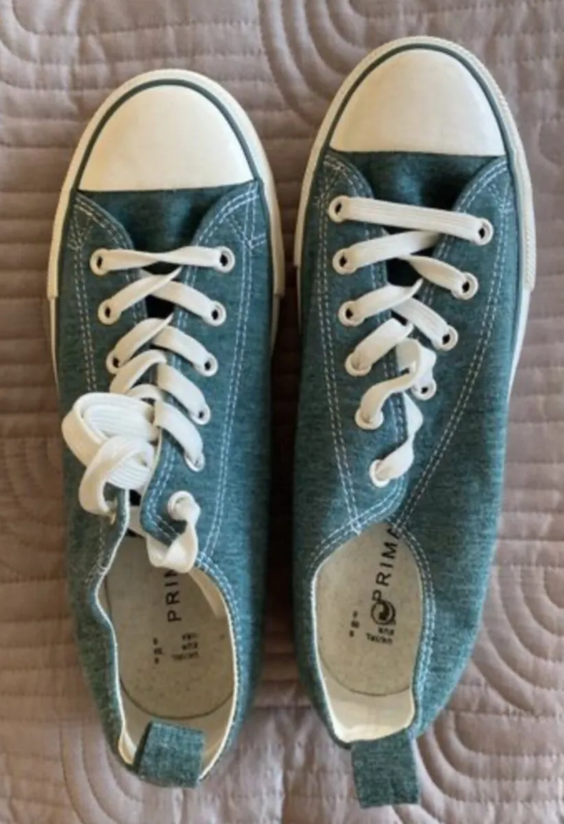 Penneys converse style trainers - Size 6UK - Image 1