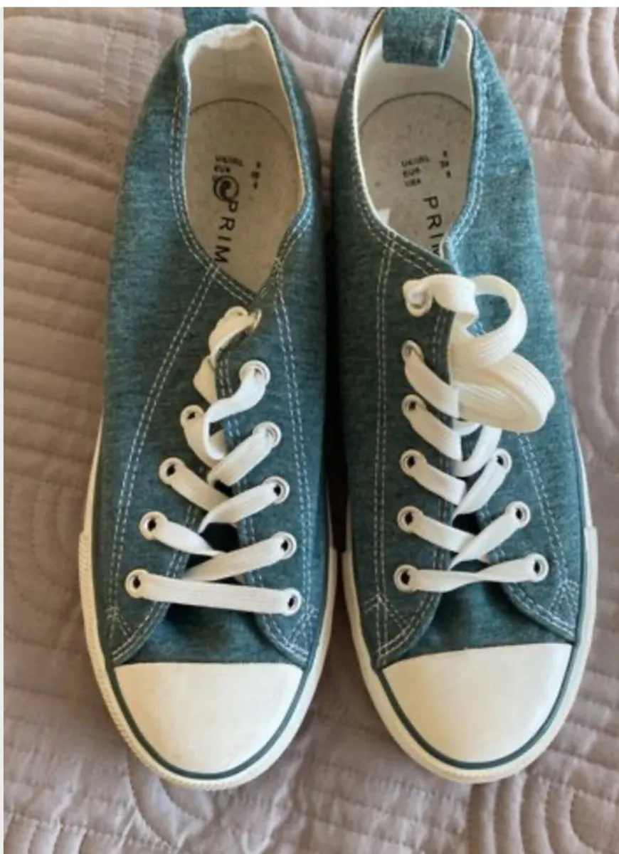 Penneys converse style trainers - Size 6UK - Image 2