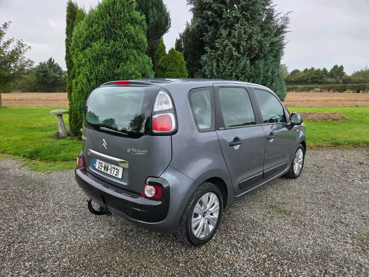 Low Mileage Citroën C3 Picasso 1.6 Hdi - Image 3