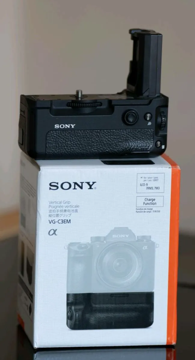 Sony alpha A7 bundle - Image 4