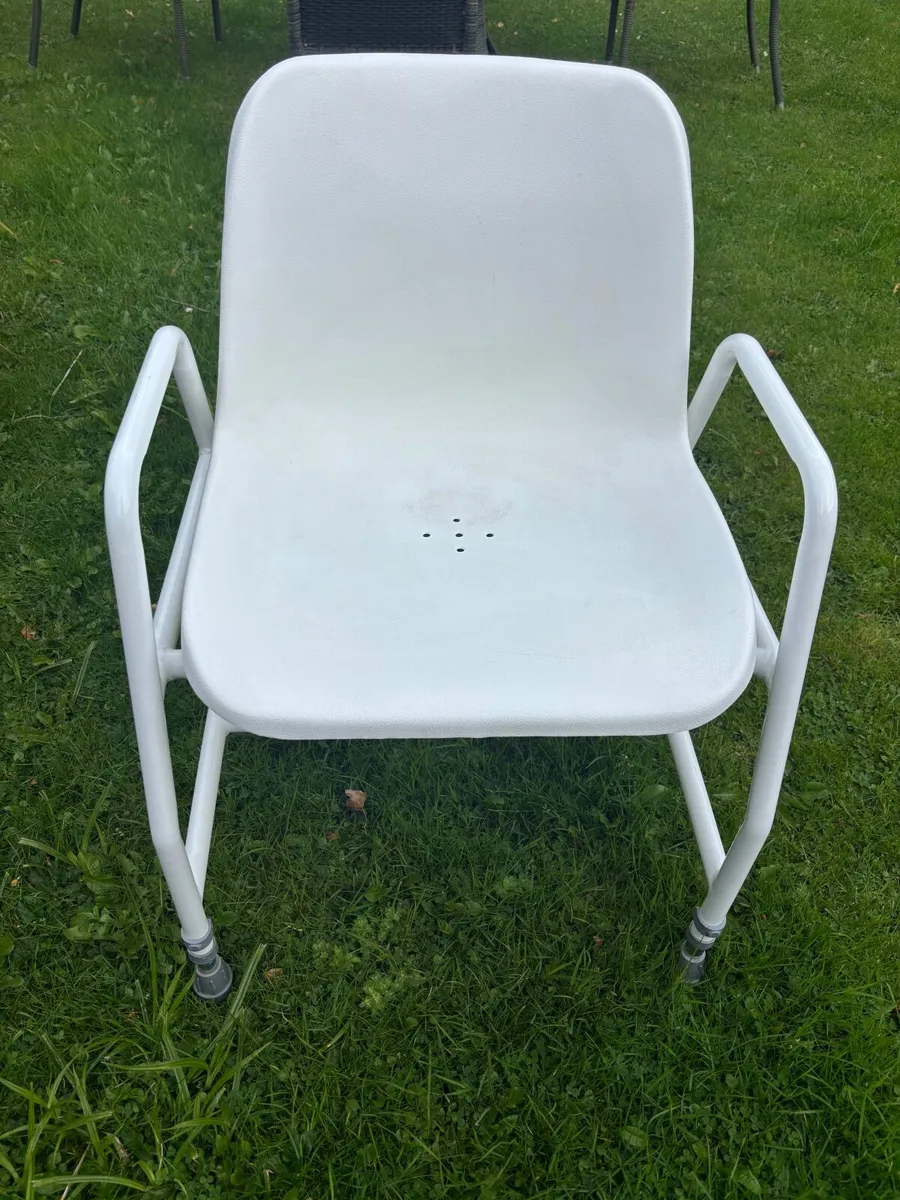 Shower chair - Image 1