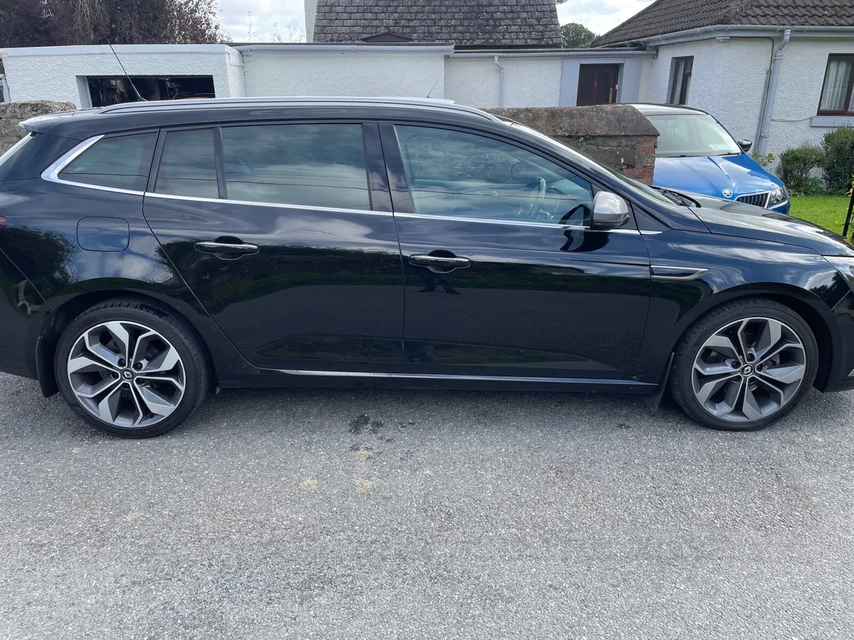 Renault Megane GT Line Sport Tourer 2017 - Image 2