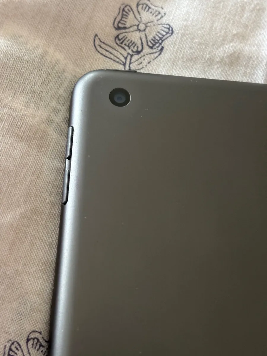 iPad - Image 4