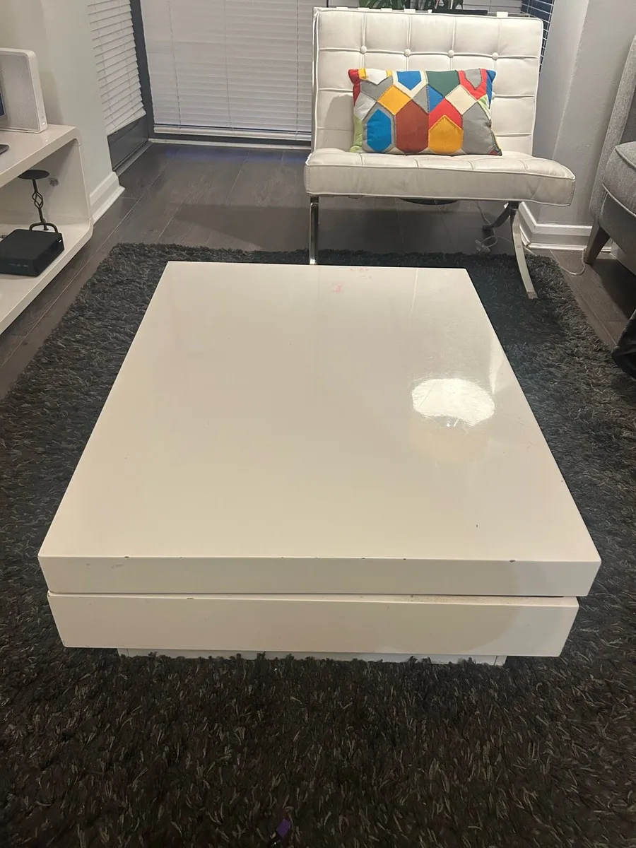 Coffee Table €90 - Image 1