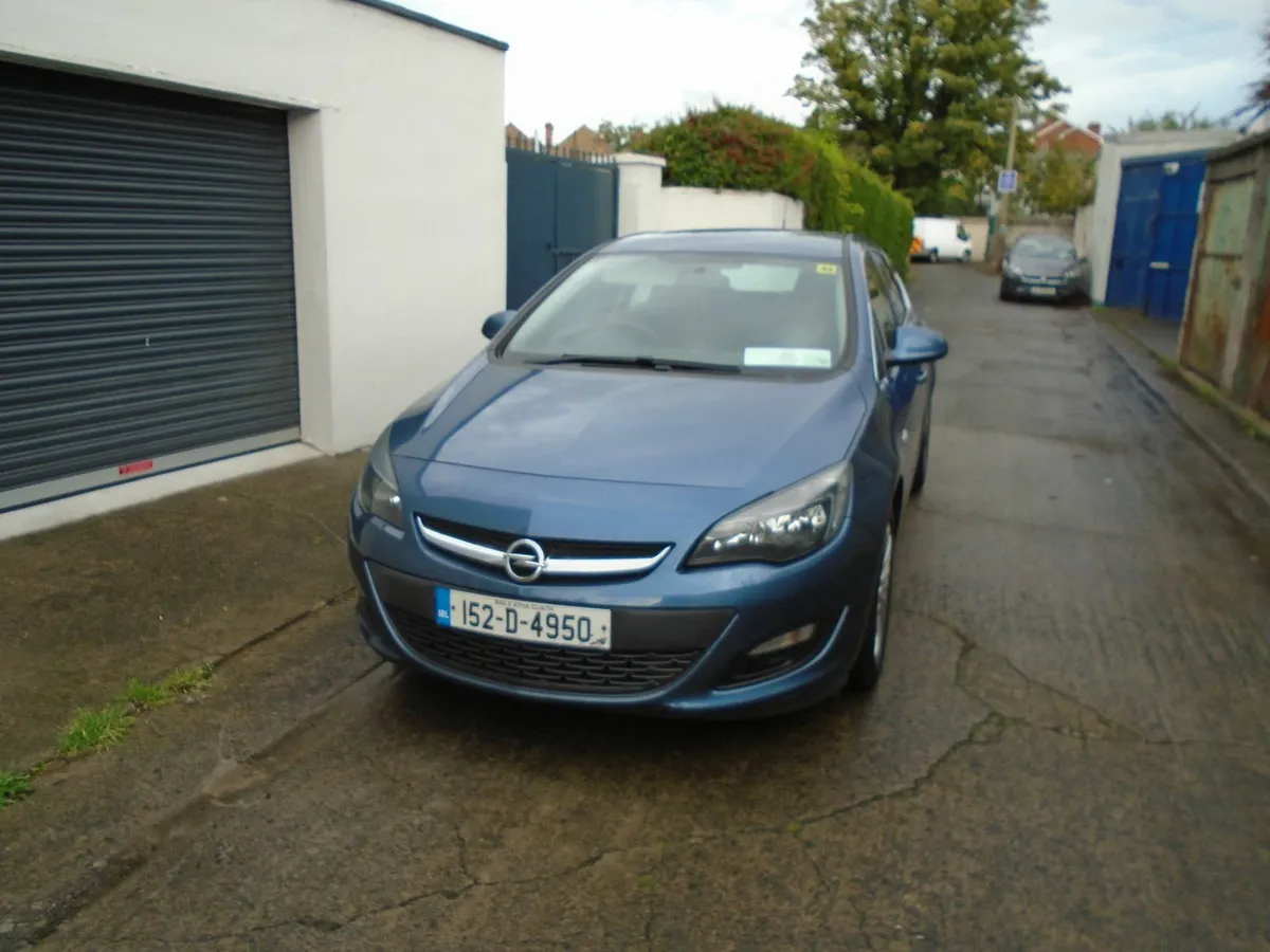 Opel Astra 2015 - Image 1
