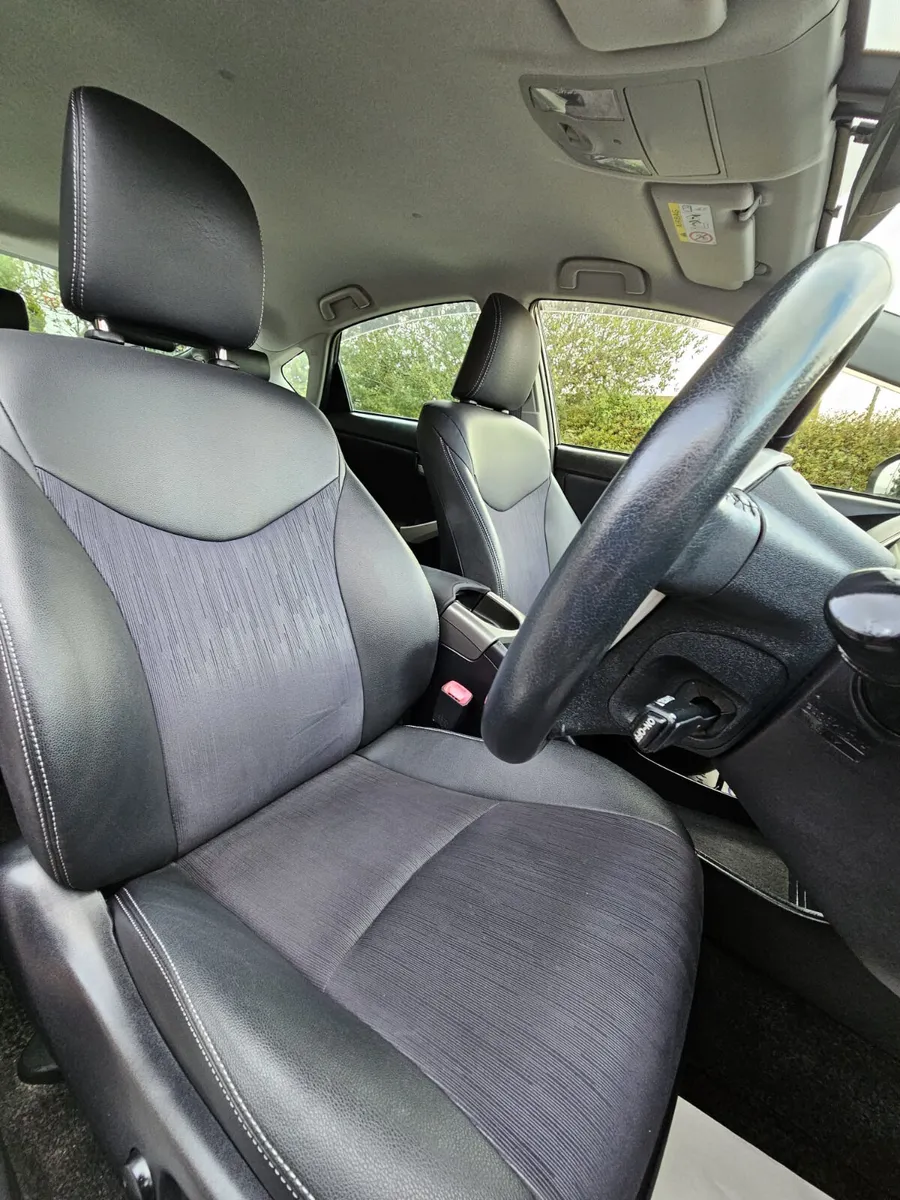 Toyota Prius 2013 Automatic Hybrid - Image 2