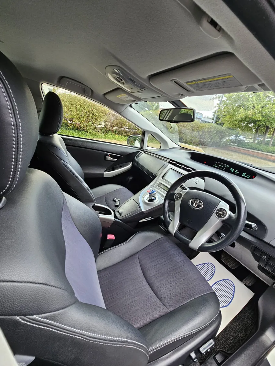 Toyota Prius 2013 Automatic Hybrid - Image 3
