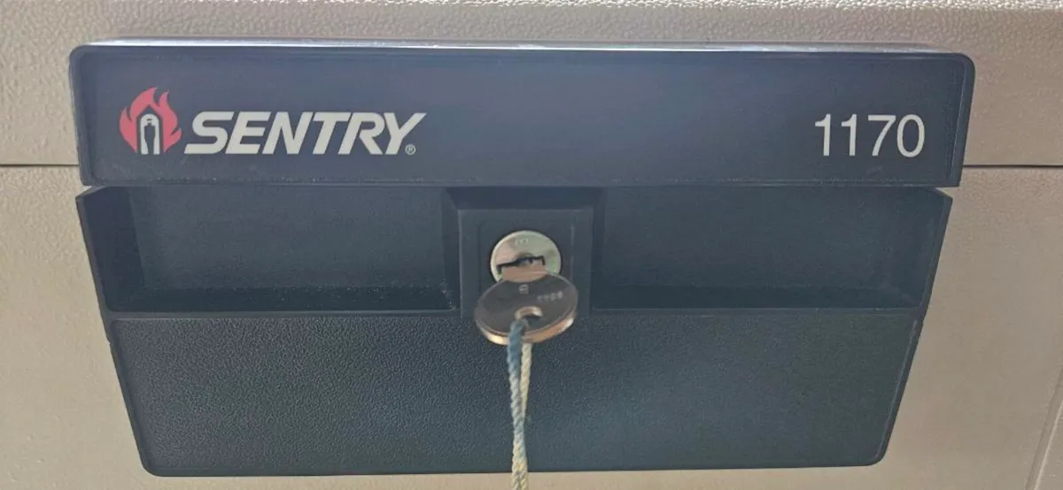 Fireproof safe box for home - Image 3