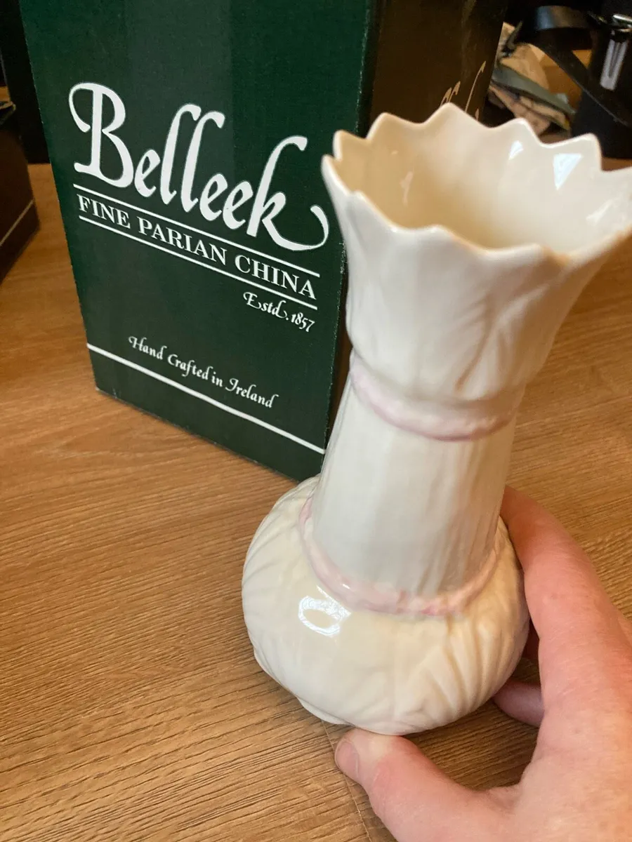 Belleek fine china vase - Image 4