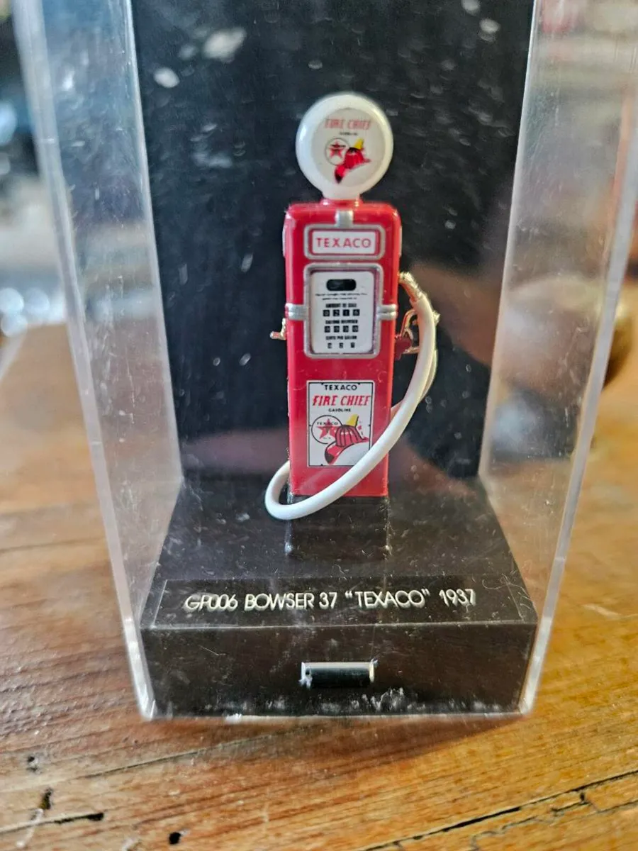 Corgi Petrol Pump - Image 2