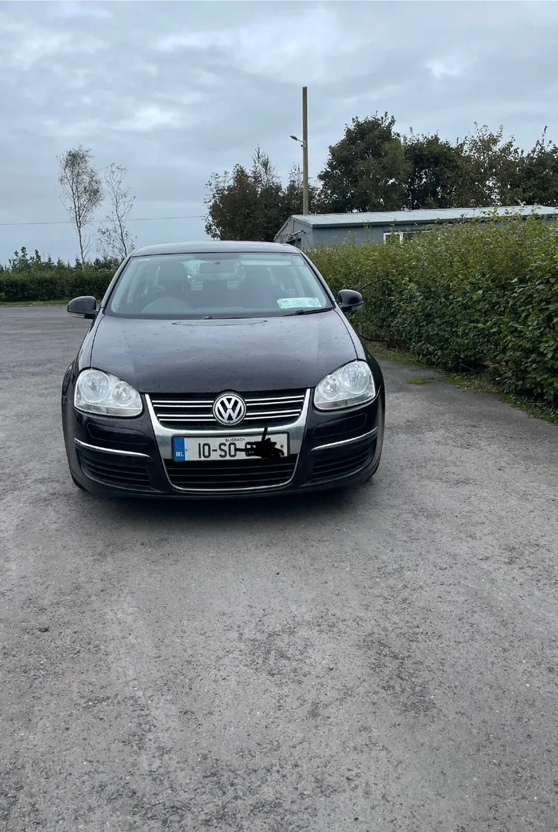 Volkswagen Jetta 2010 - Image 3