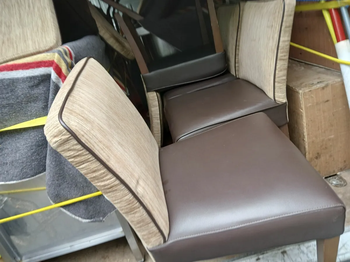 Chairs 💺  lot of (6)...x show house 🏠 delivered - Image 2
