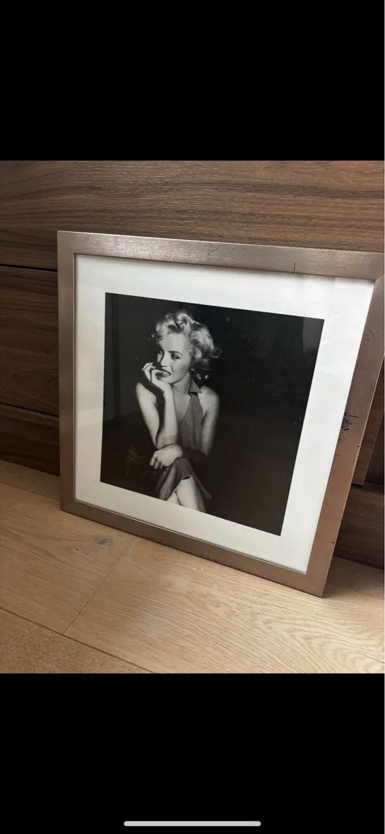 Framed Marilyn Monroe pictures - Image 2