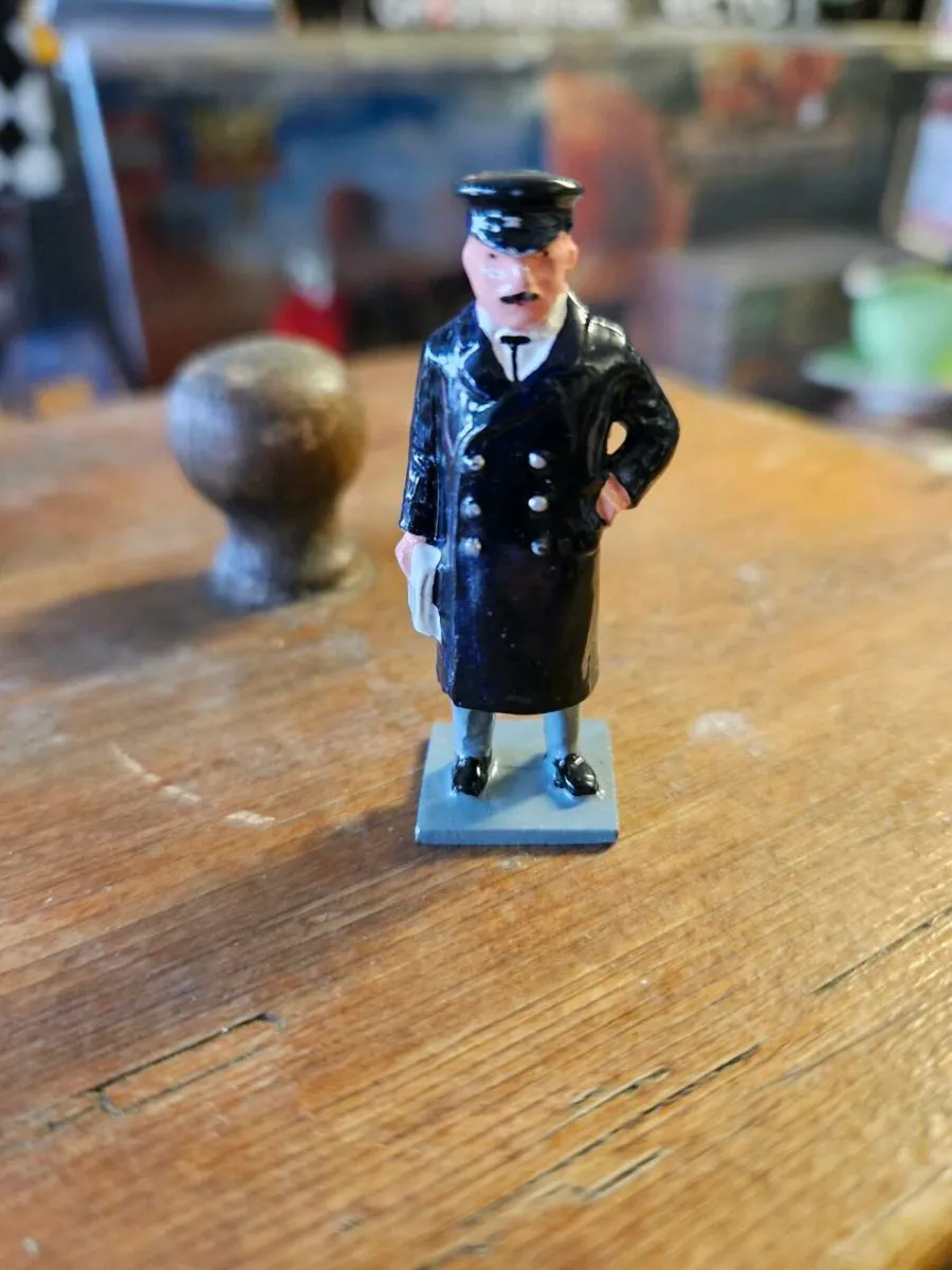 Corgi Hornby O Gauge Train or Ship Figure - Image 1