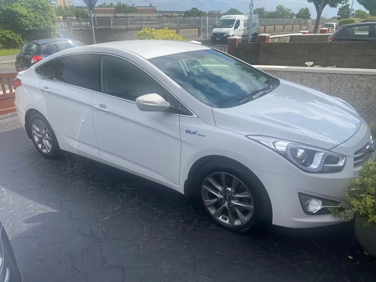 Hyundai i40 2015 *LOW MILEAGE* - Image 4