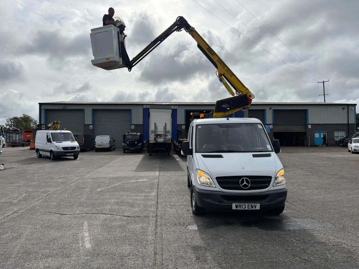 2013 Mercedes 3.5 tons cherry Picker Tested - Image 1